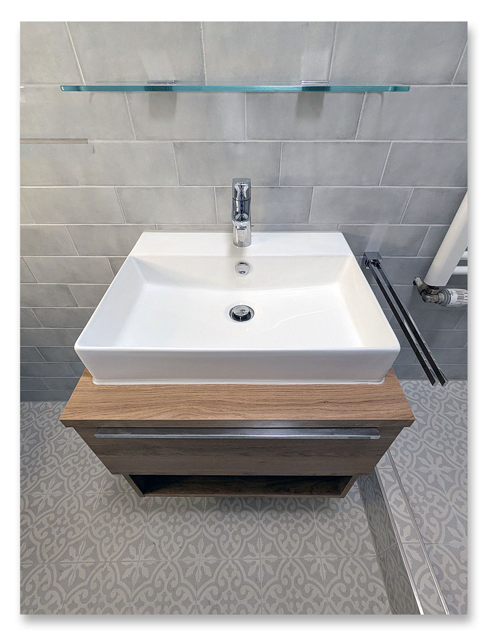 Badmöbel - Keramik-Waschtisch mit Unterschrank in München Badmöbel - Keramik-Waschtisch mit Unterschrank in München